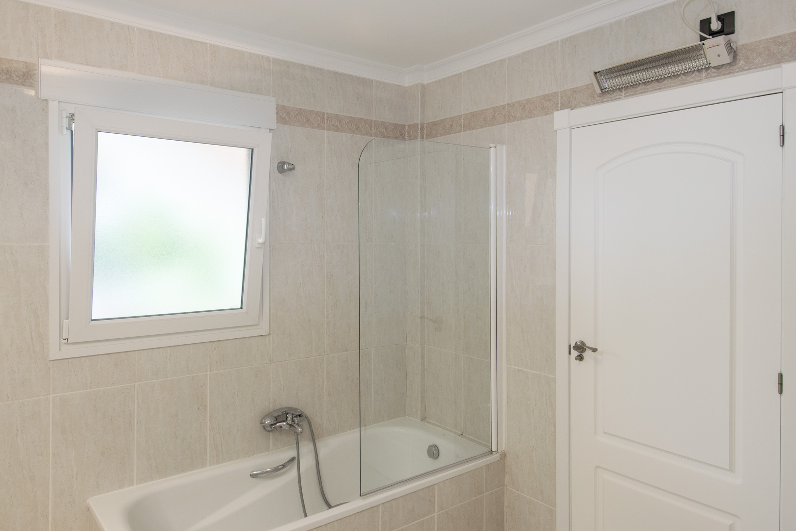 C4XY4556BEN Appartement met zeezicht te koop in luxe resort in La Fustera, Benissa