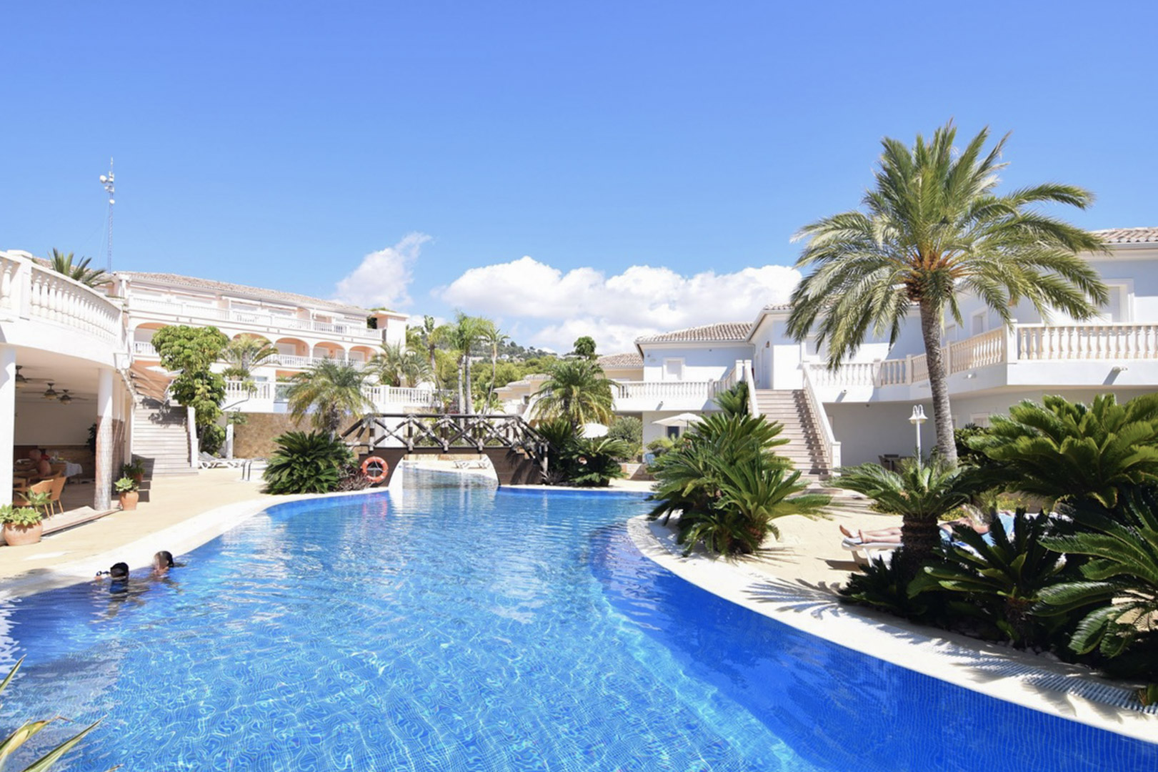 C4XY4556BEN Appartement met zeezicht te koop in luxe resort in La Fustera, Benissa