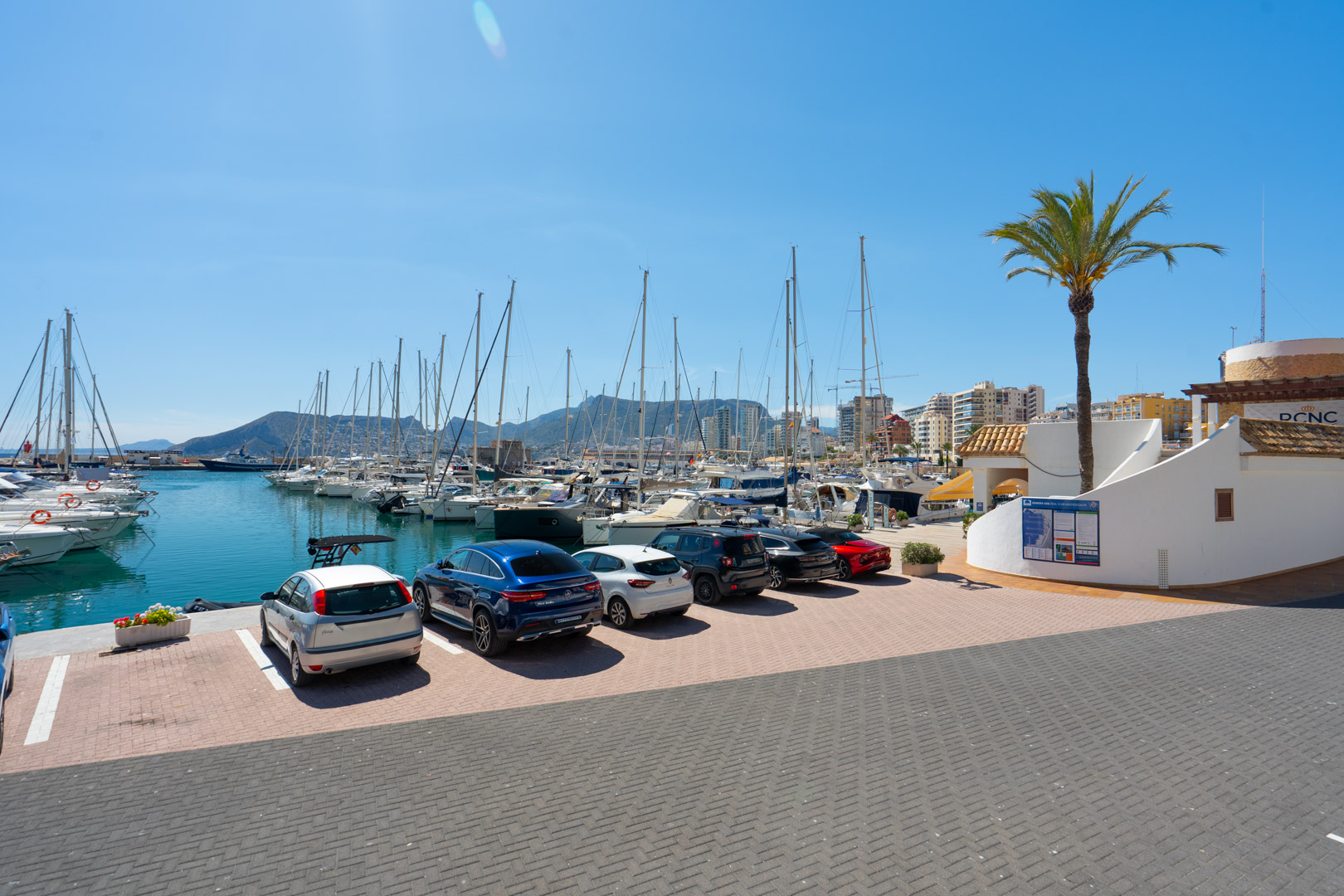 C4XY4655CAL Eerstelijns penthouse met panoramisch zeezicht te koop in de haven van Calpe