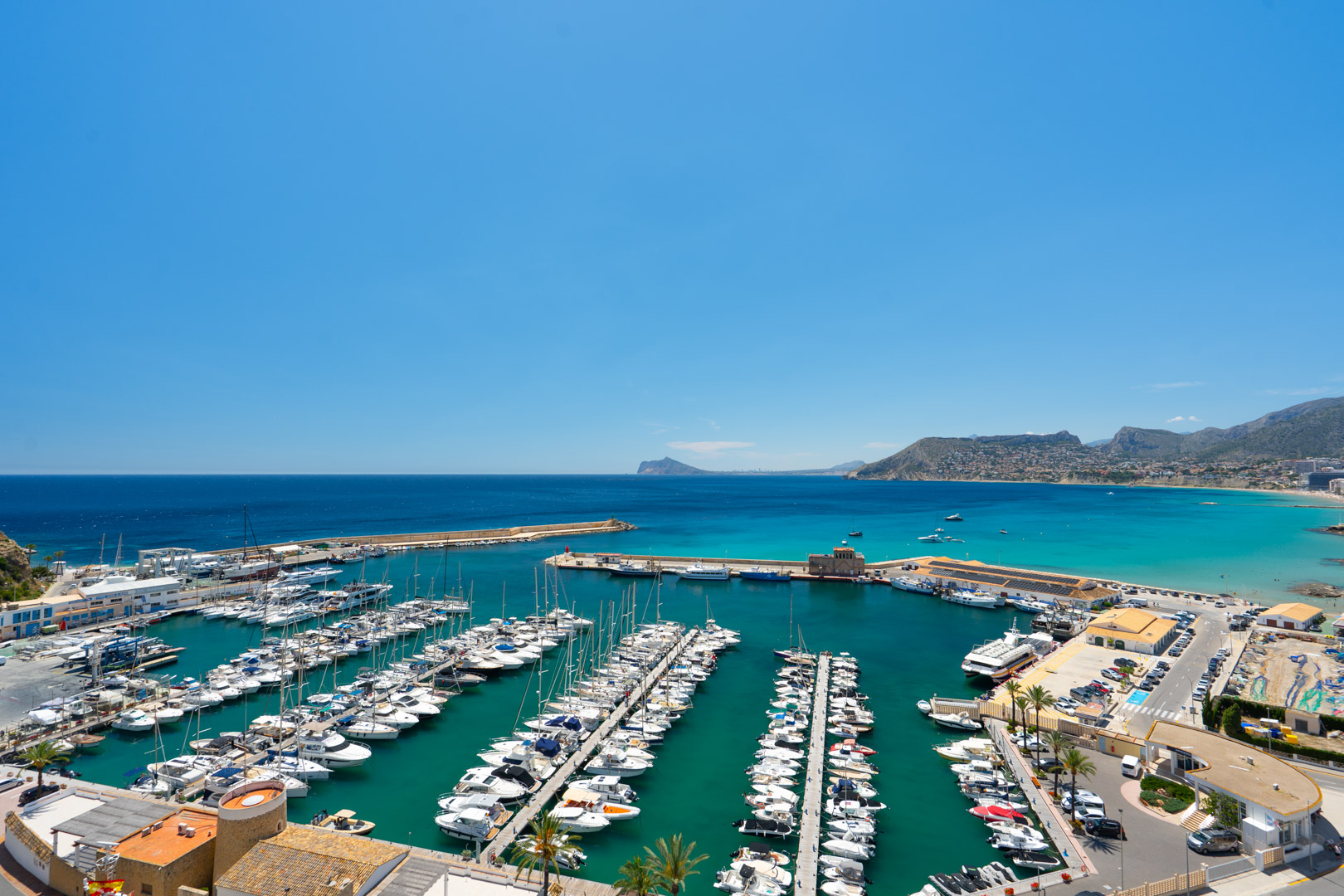 C4XY4655CAL Eerstelijns penthouse met panoramisch zeezicht te koop in de haven van Calpe