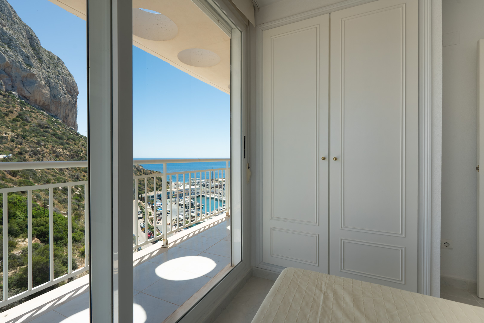 C4XY4655CAL Eerstelijns penthouse met panoramisch zeezicht te koop in de haven van Calpe