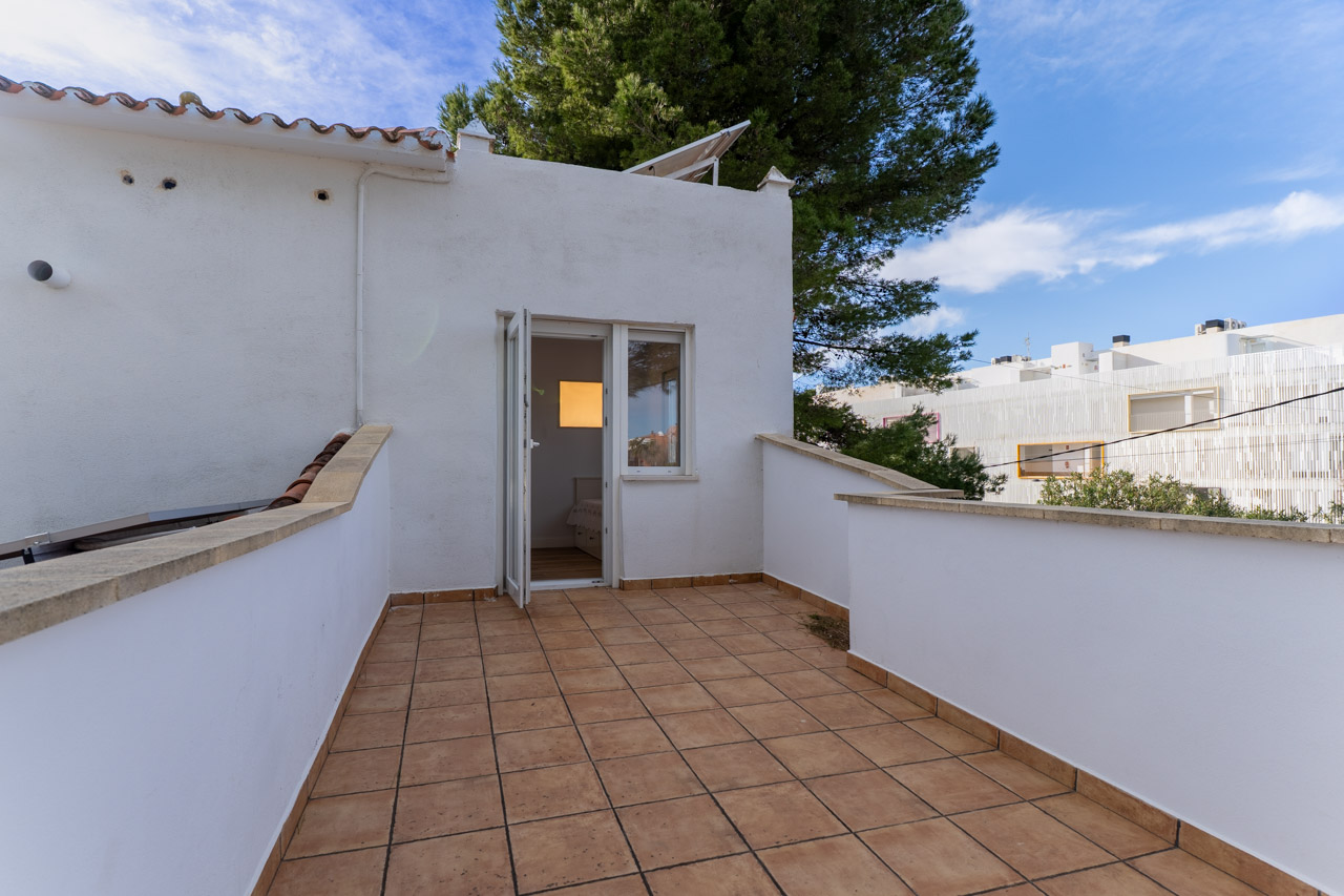 C4XY8326DEN Villa met zeezicht en vlakbij het strand te koop in Denia.