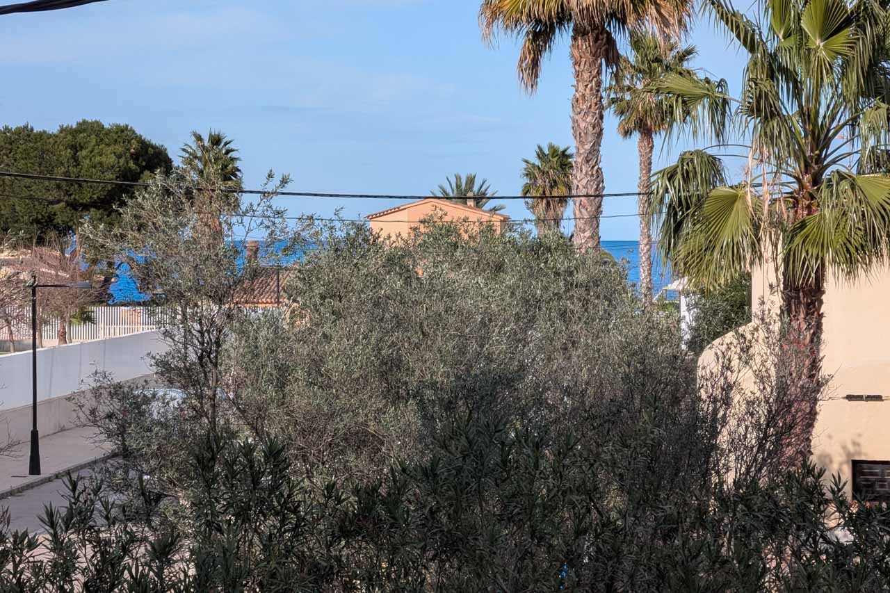 C4XY8326DEN Villa met zeezicht en vlakbij het strand te koop in Denia.