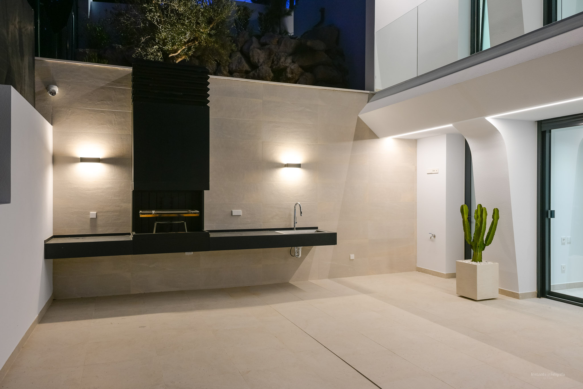 8334ALT Moderne villa met zeezicht te koop in Altea.
