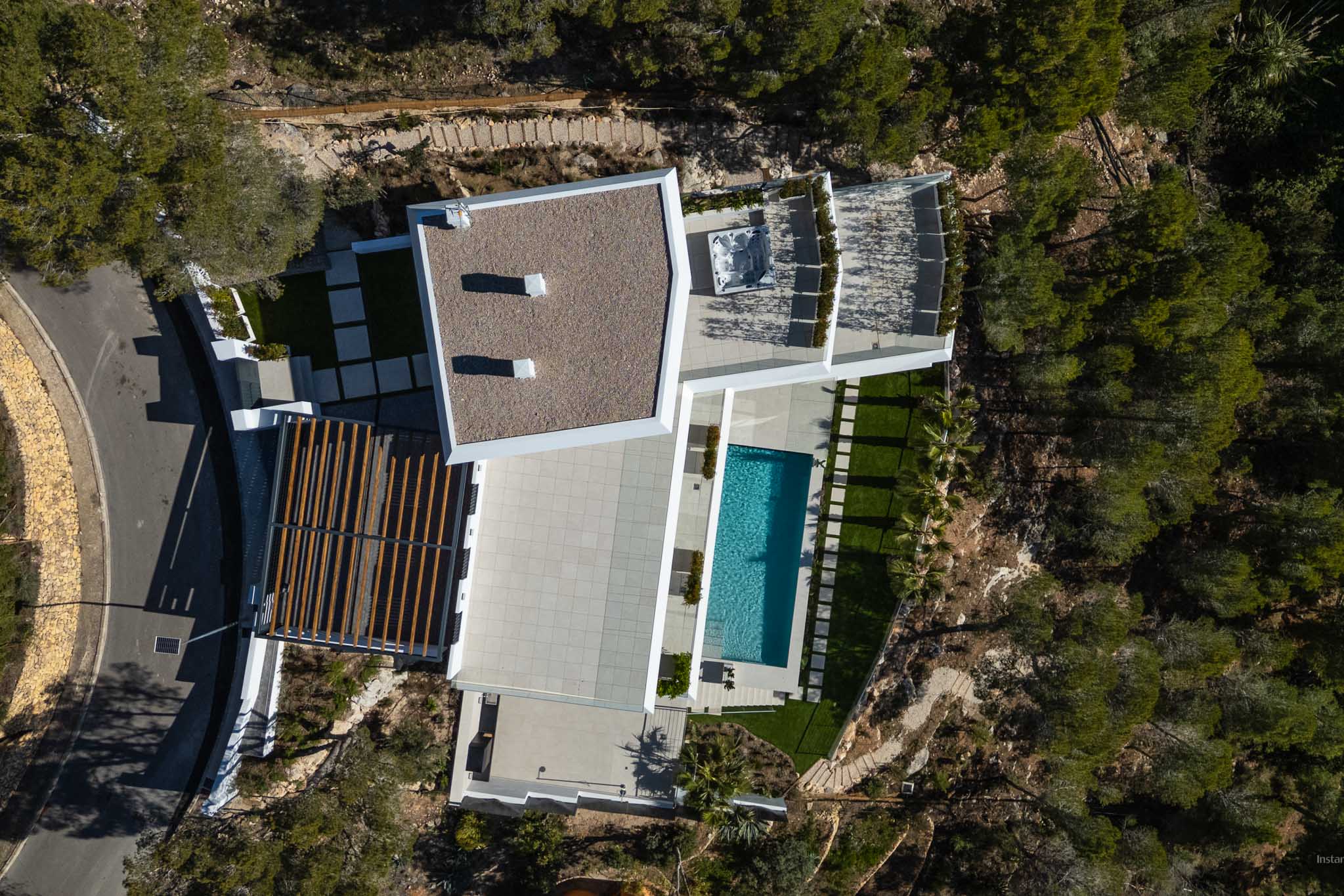 8334ALT Moderne villa met zeezicht te koop in Altea.