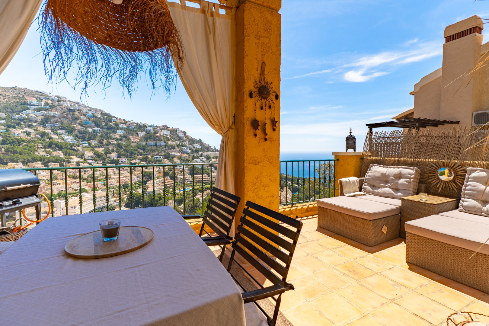 C4XY8335ALT Geschakelde woning met zeezicht te koop in Altea Hills