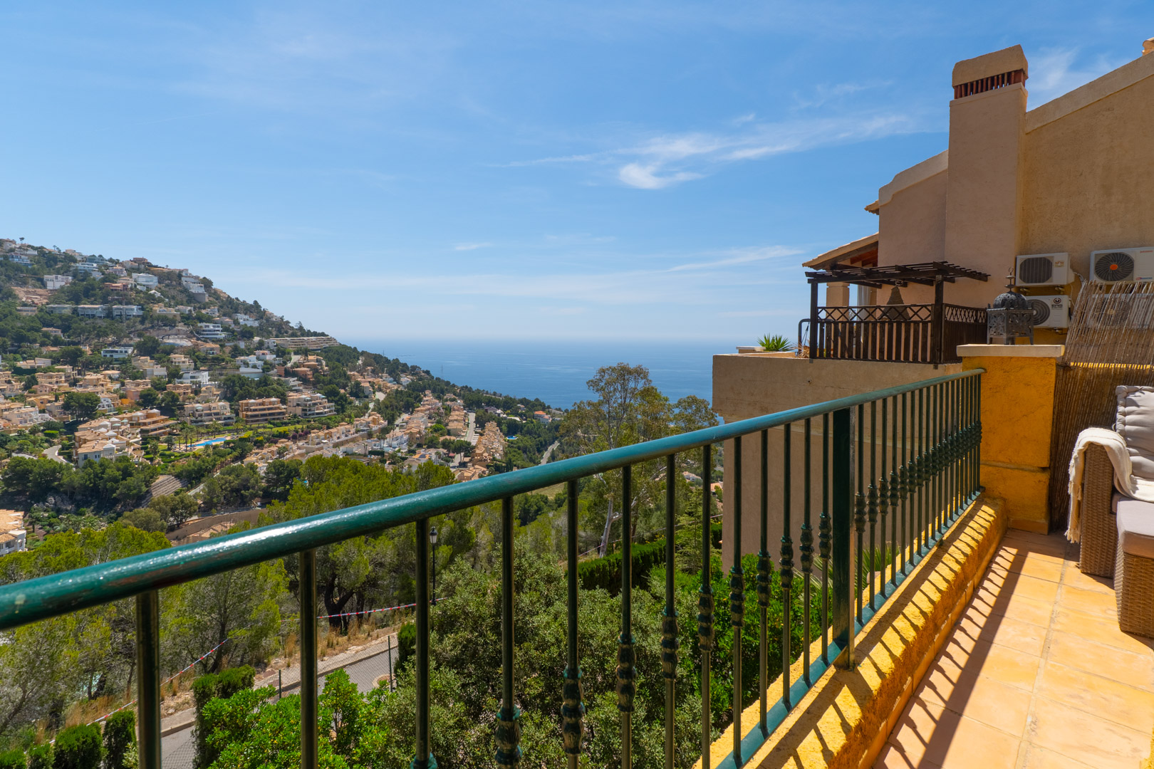 C4XY8335ALT Geschakelde woning met zeezicht te koop in Altea Hills