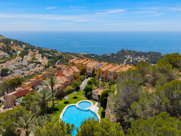 C4XY8335ALT Geschakelde woning met zeezicht te koop in Altea Hills