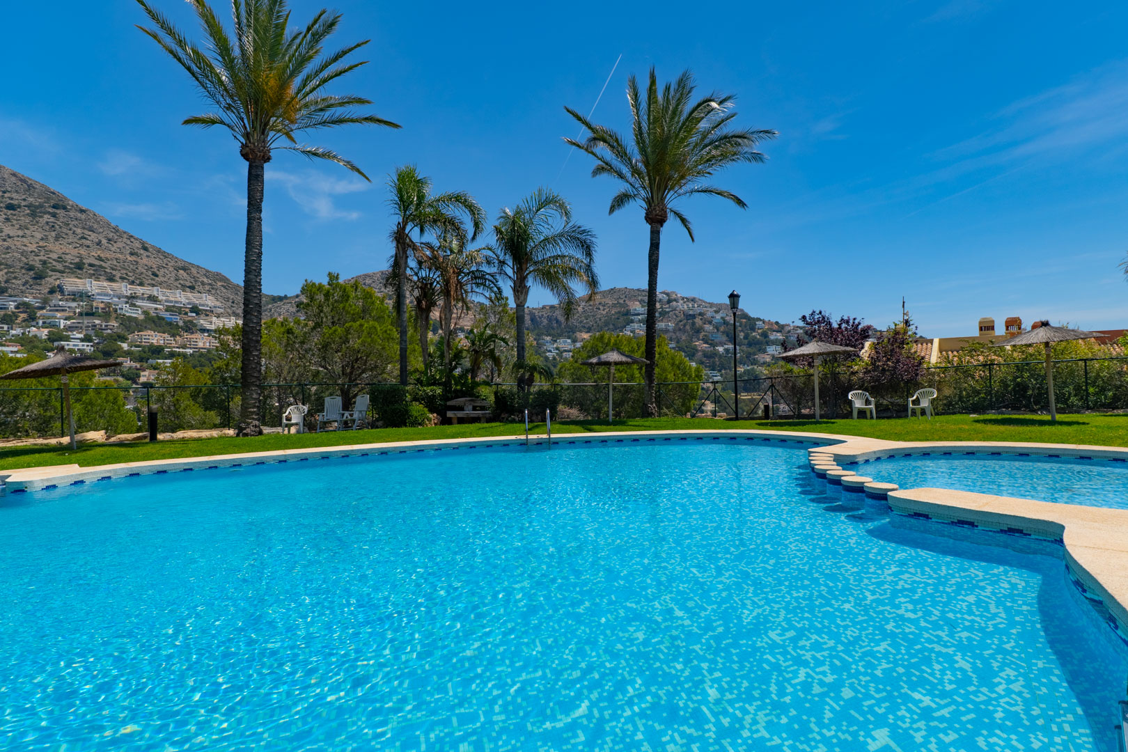 C4XY8335ALT Geschakelde woning met zeezicht te koop in Altea Hills