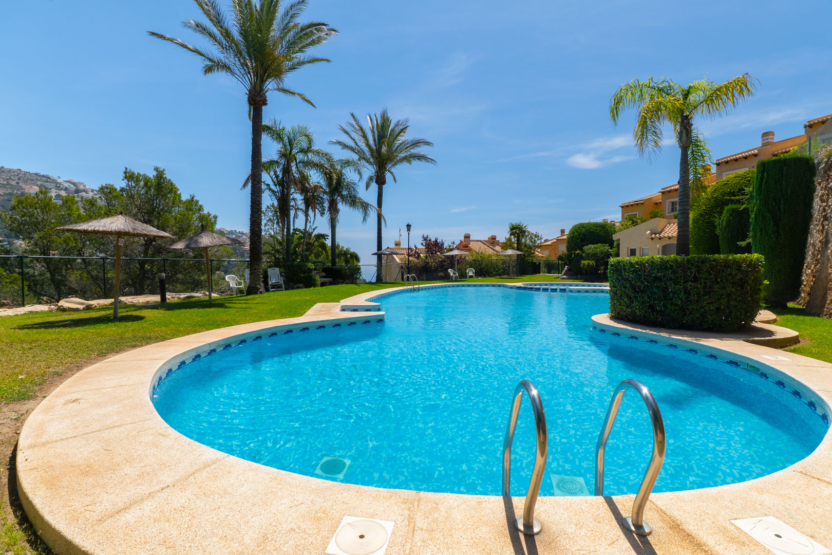 C4XY8335ALT Geschakelde woning met zeezicht te koop in Altea Hills