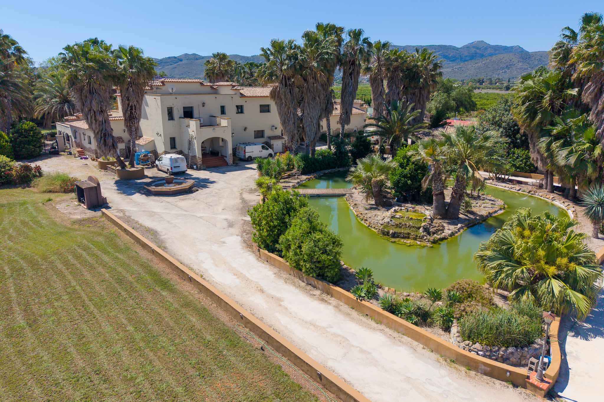 C4XY8336OND Villa te koop in Ondara.
