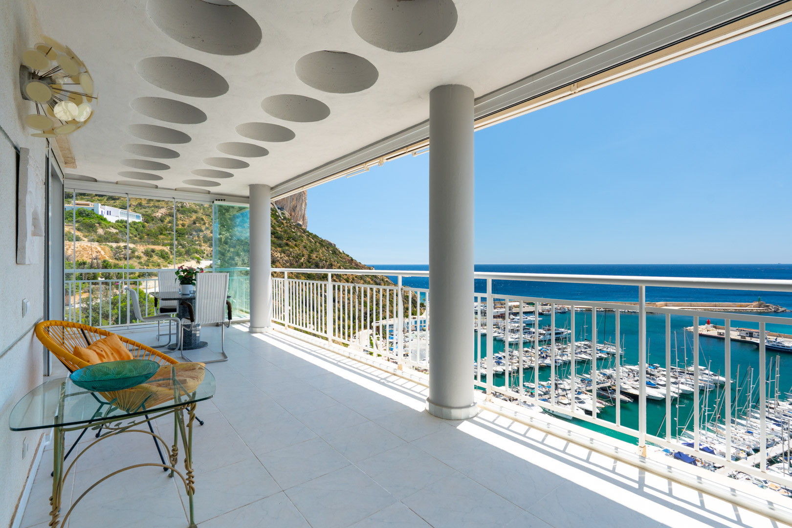 C4XY45657CAL Twee aangrenzende eerstelijns penthouses met panoramisch zeezicht en mogelijkheid tot unificatie te koop in Calpe