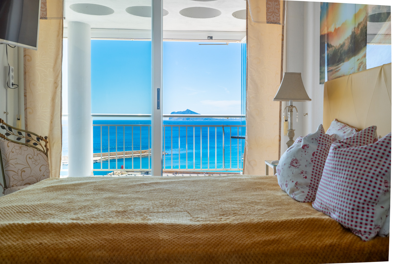 C4XY45657CAL Twee aangrenzende eerstelijns penthouses met panoramisch zeezicht en mogelijkheid tot unificatie te koop in Calpe