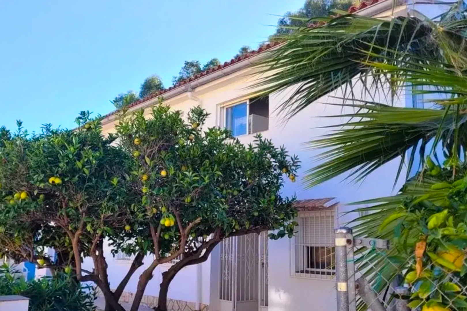 4664ALB Geschakelde woning te koop op 200 m van het strand in Albir
