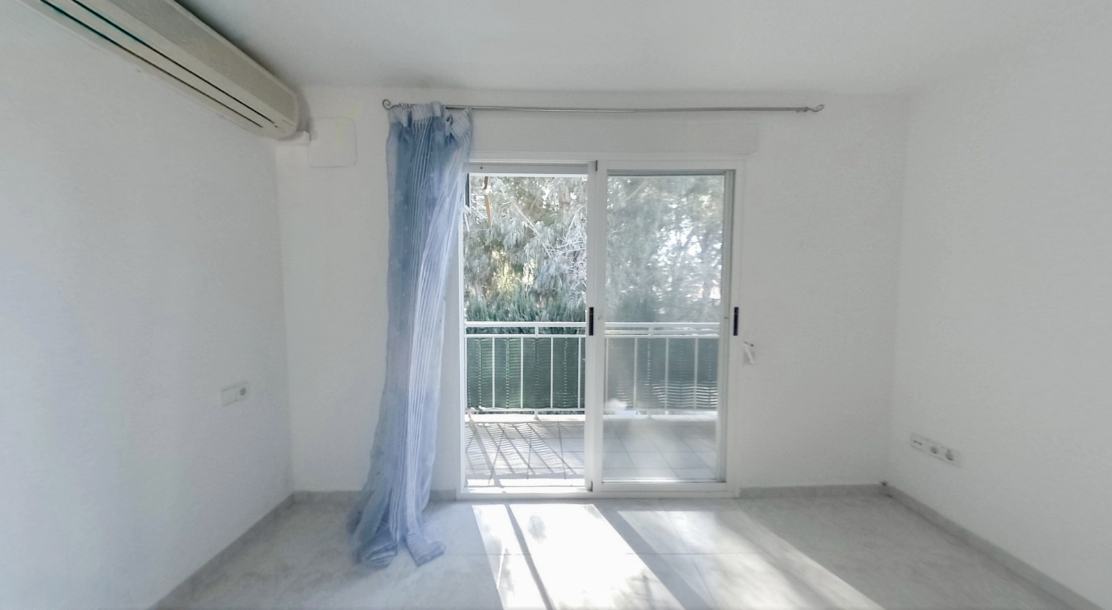 4664ALB Geschakelde woning te koop op 200 m van het strand in Albir