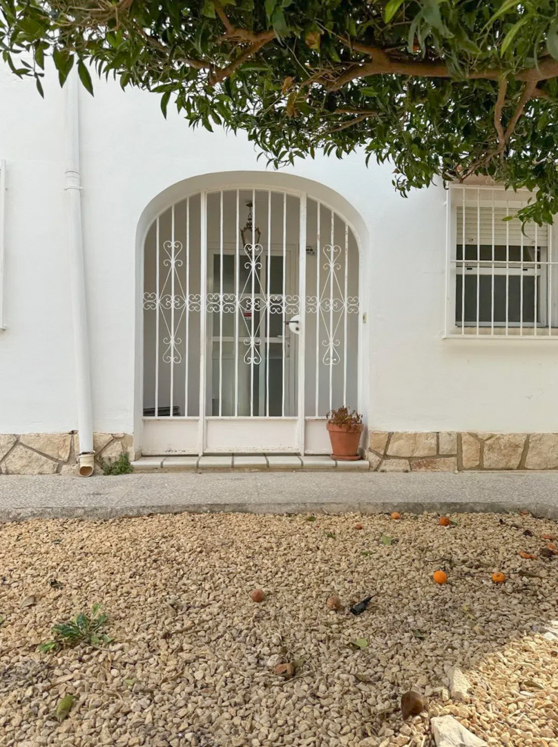 4664ALB Geschakelde woning te koop op 200 m van het strand in Albir