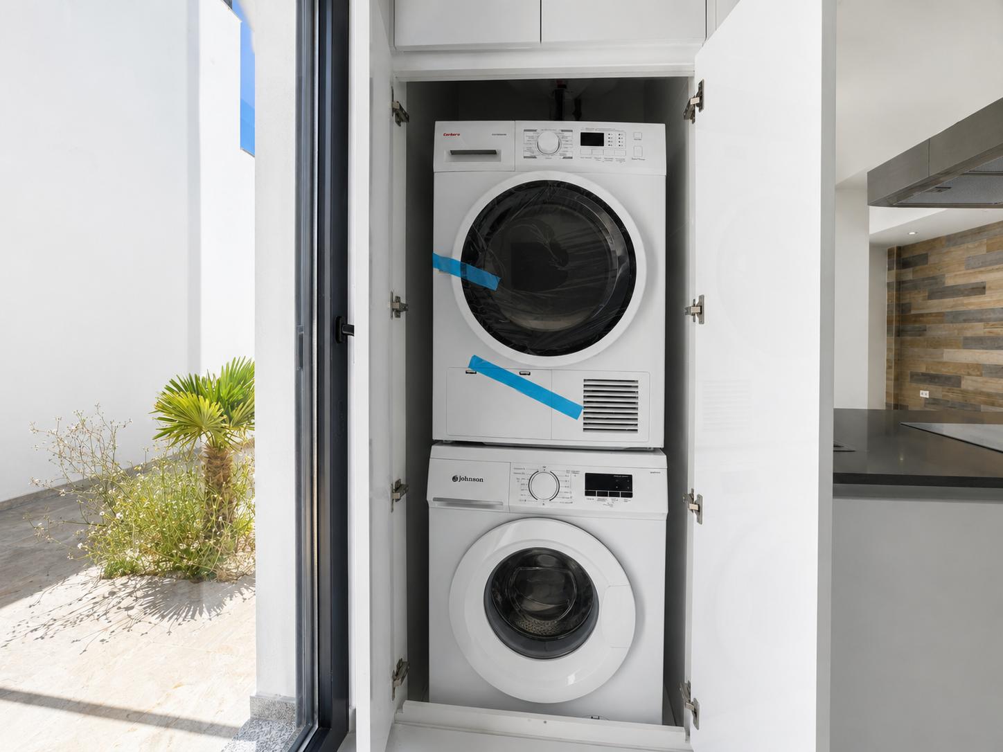 C3XY7121NUC Moderne villa met privézwembad te koop in Polop de la Marina