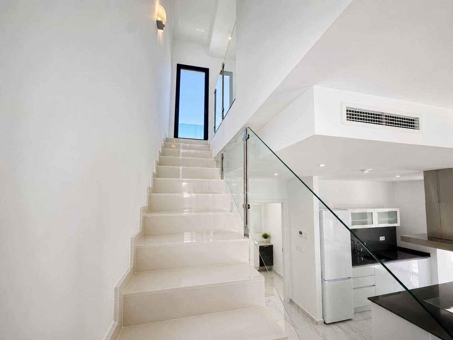 C3XY7121NUC Moderne villa met privézwembad te koop in Polop de la Marina