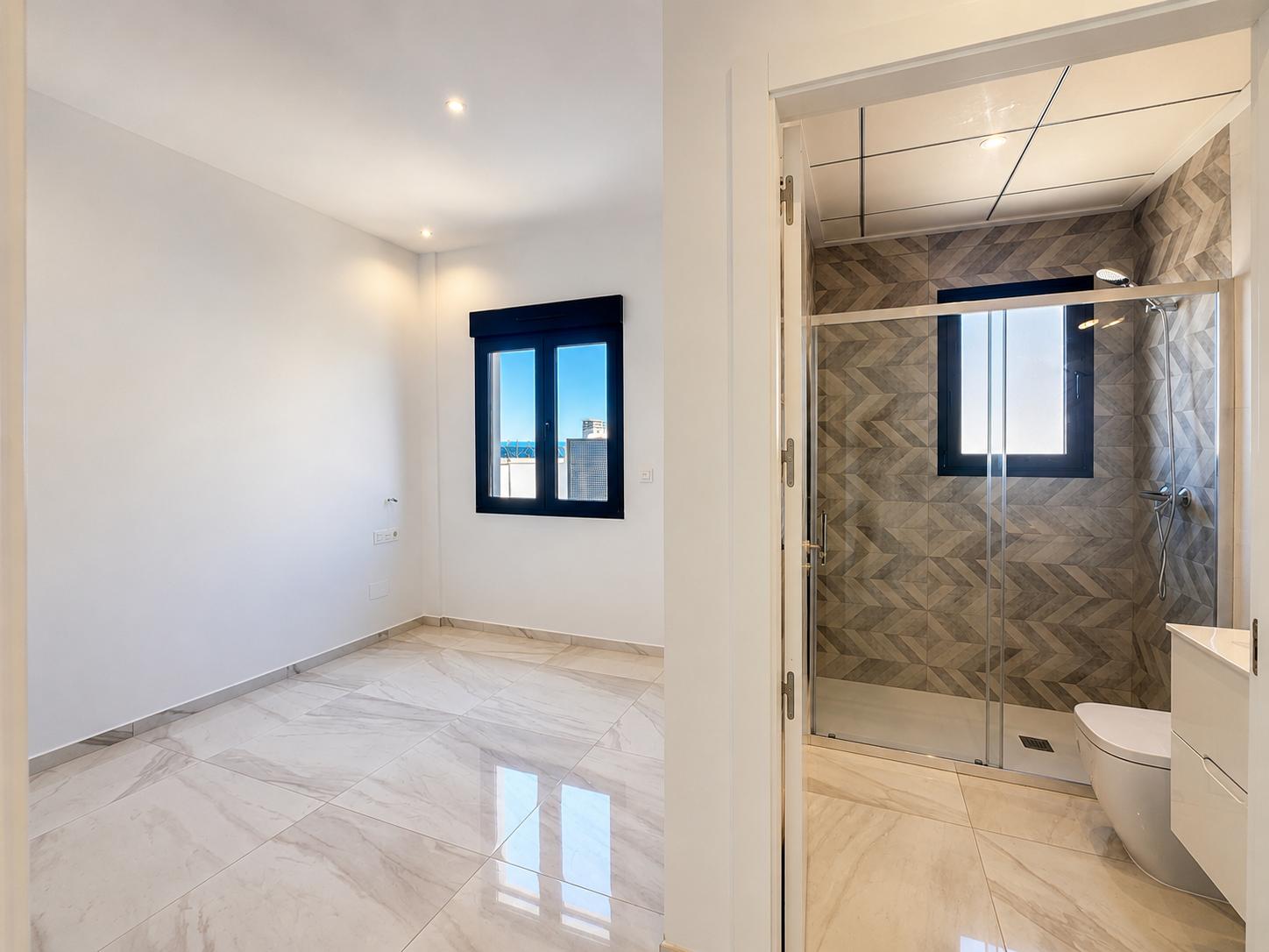 C3XY7121NUC Moderne villa met privézwembad te koop in Polop de la Marina