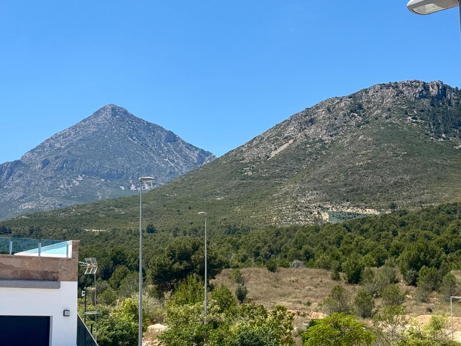 C3XY7121NUC Moderne villa met privézwembad te koop in Polop de la Marina