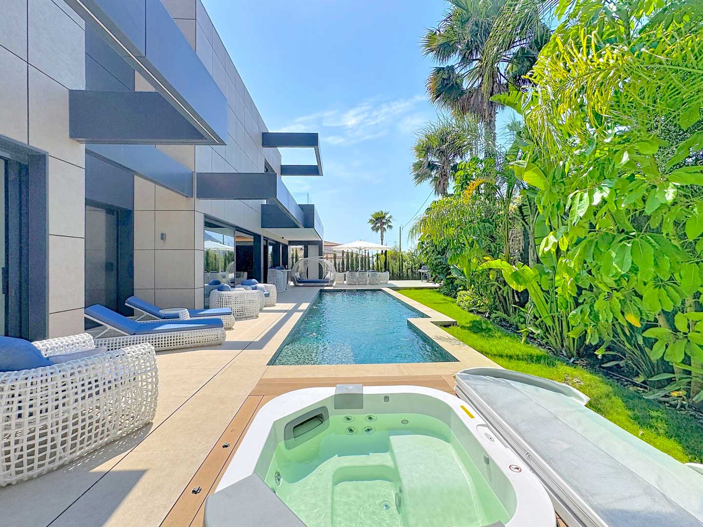 C3XY7123CAL Luxe villa met uitzicht op zee te koop in Calpe