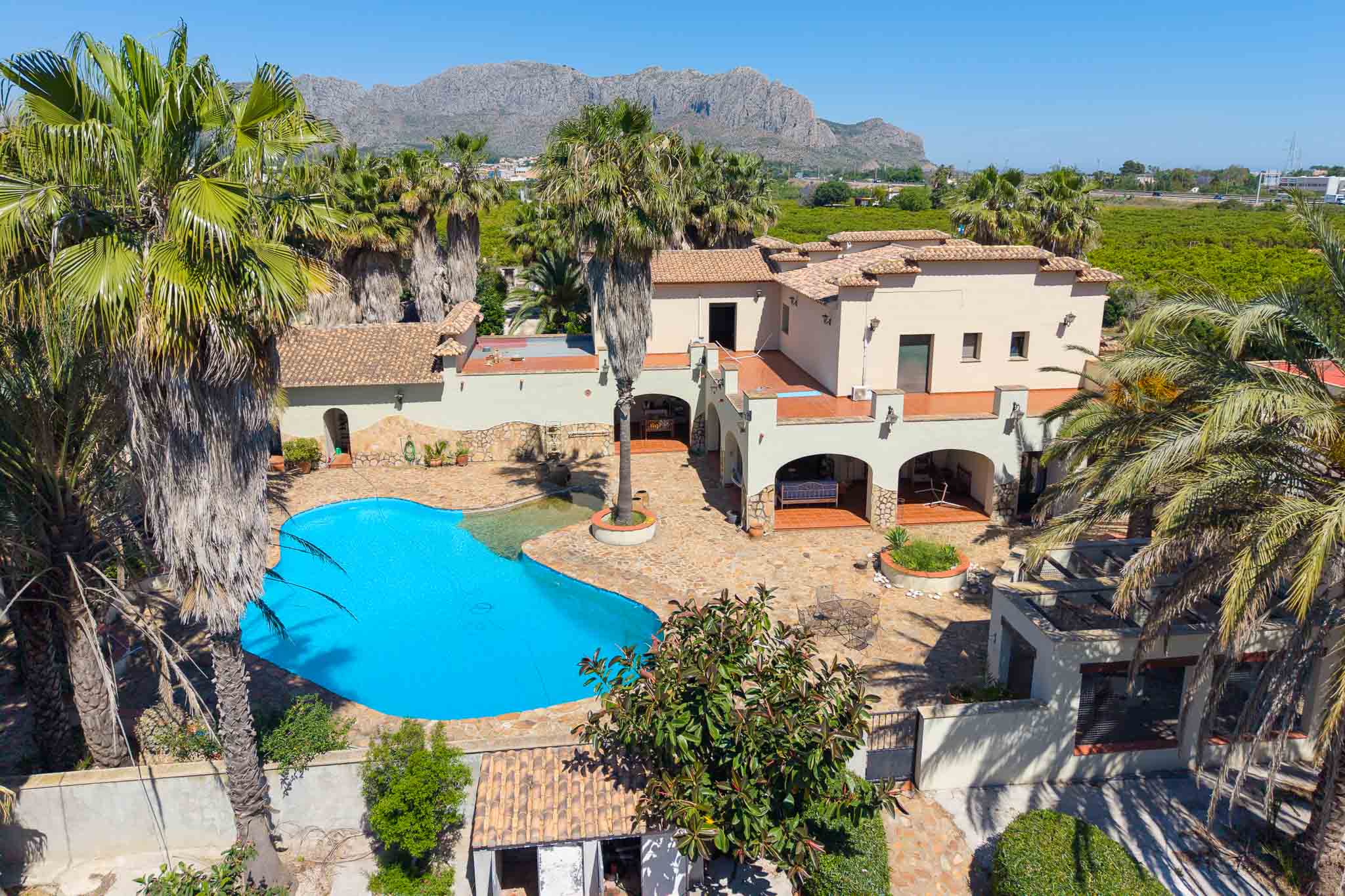 C4XY8336OND Villa te koop in Ondara.