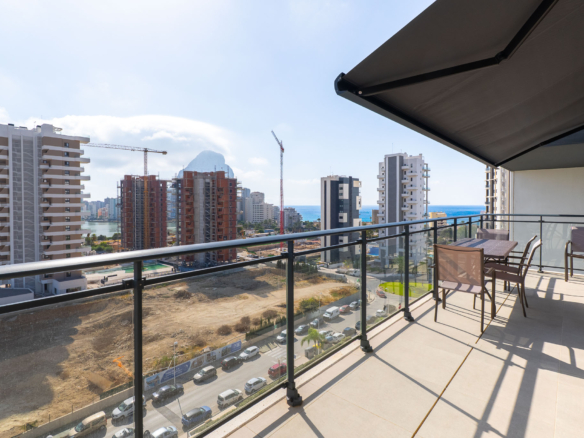 C4XY4680CAL Modern drie slaapkamer appartement te koop in Calpe