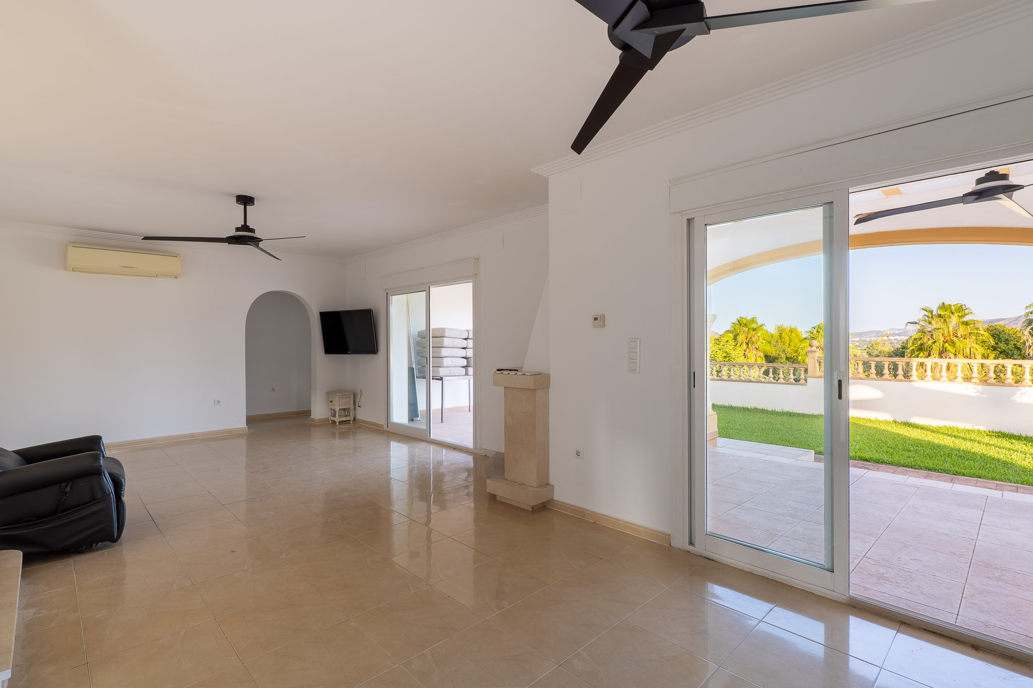 C3XY8350BEN Ruime villa te koop in Beniarbeig