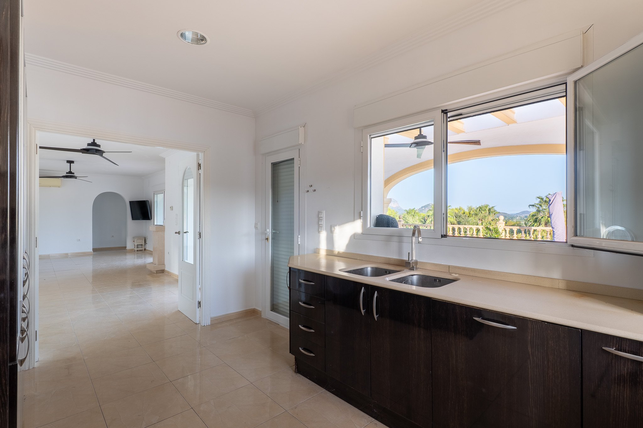C3XY8350BEN Ruime villa te koop in Beniarbeig