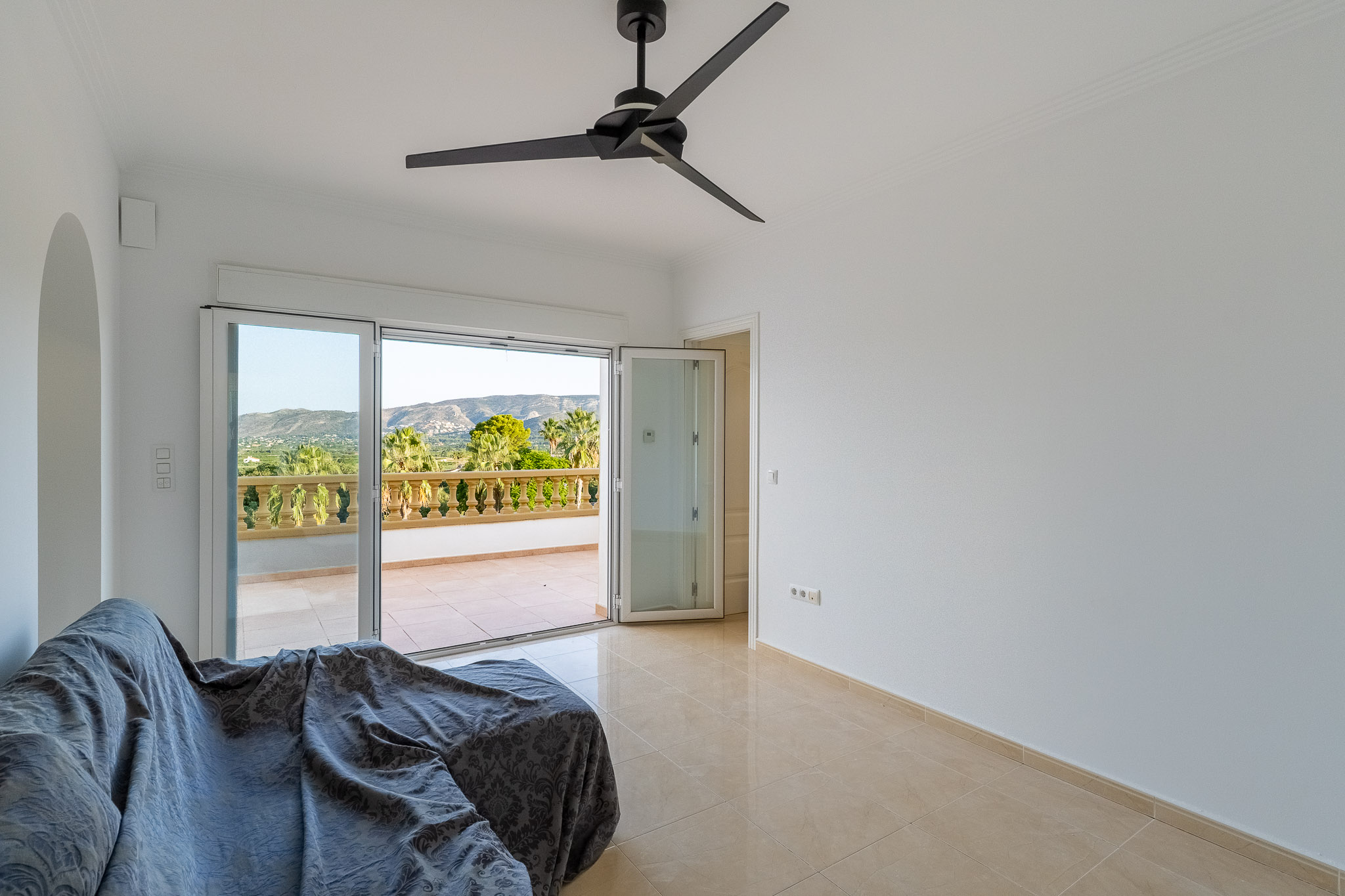 C3XY8350BEN Ruime villa te koop in Beniarbeig