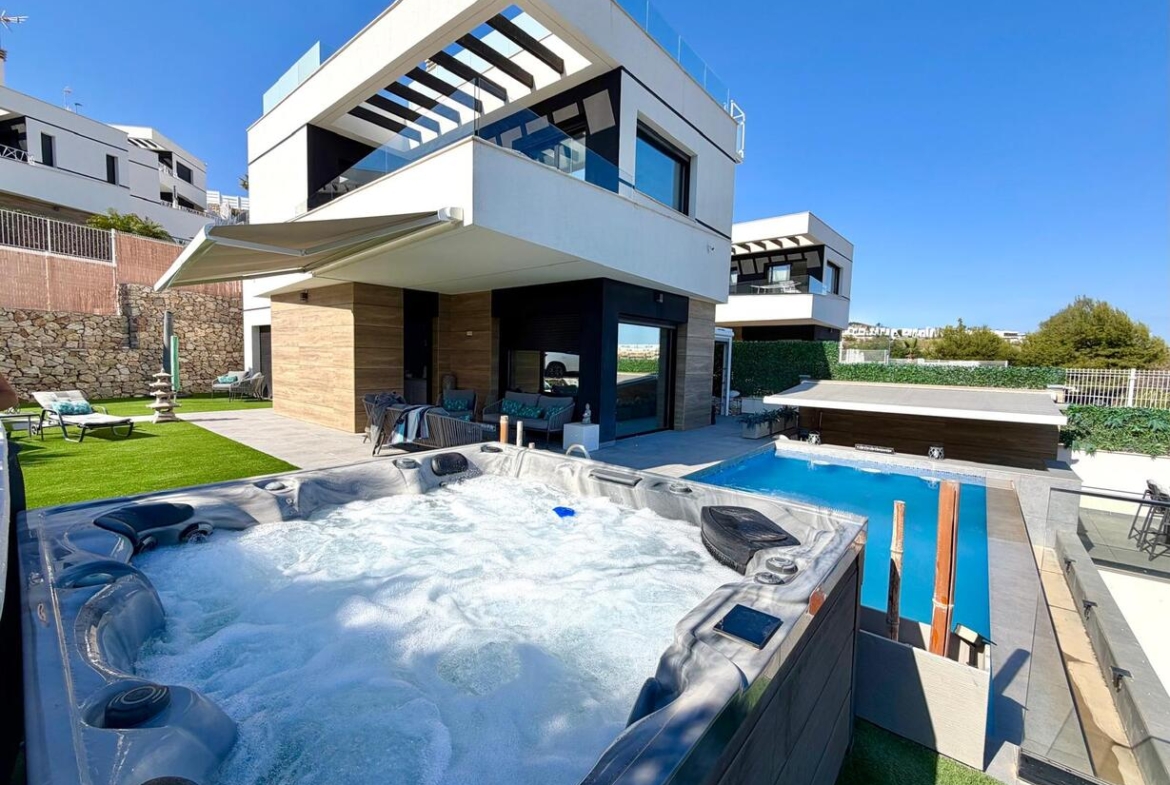C3XY4696FIN Luxe, moderne villa te koop in Finestrat