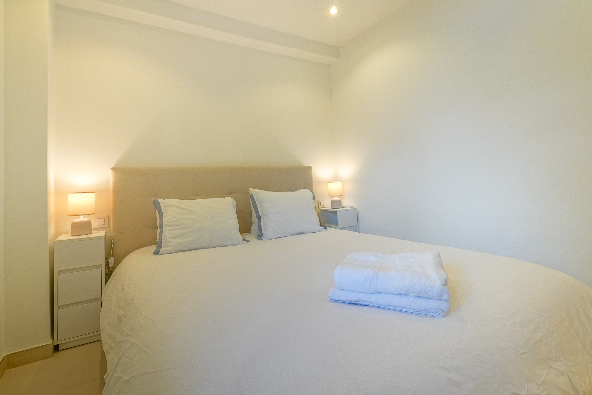 4697JAV Gerenoveerd appartement te koop aan de Arenal, Jávea