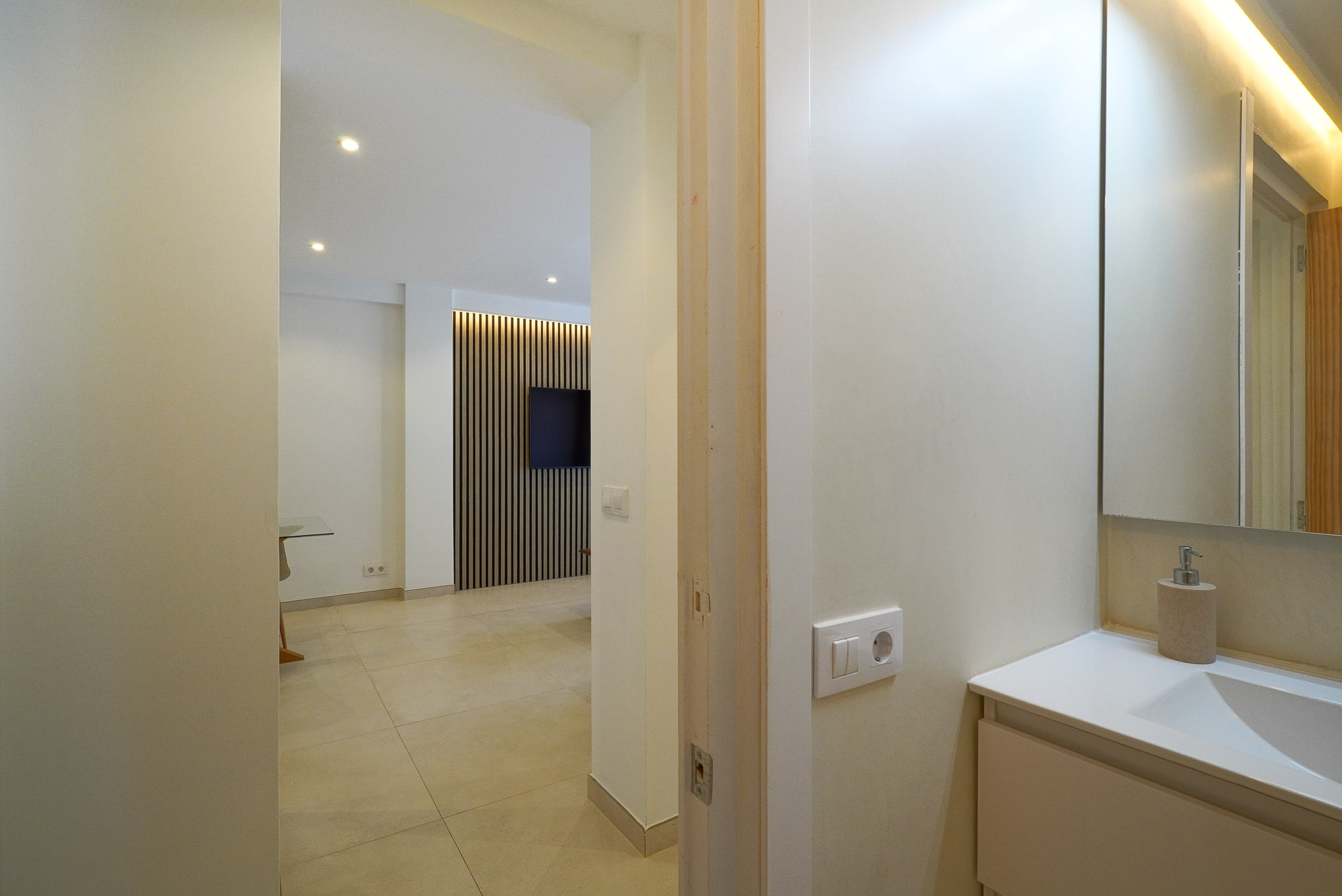 4697JAV Gerenoveerd appartement te koop aan de Arenal, Jávea