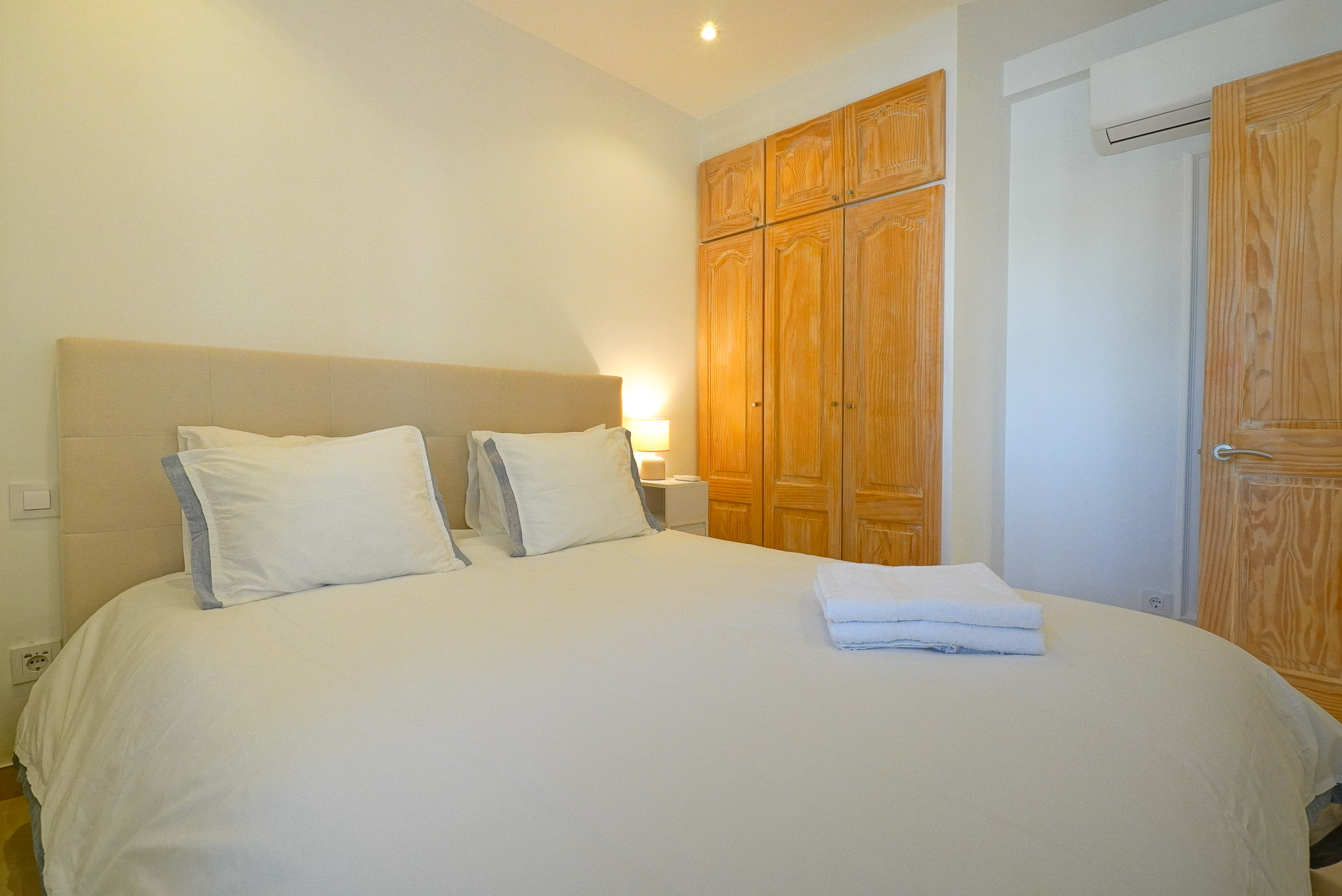 4697JAV Gerenoveerd appartement te koop aan de Arenal, Jávea