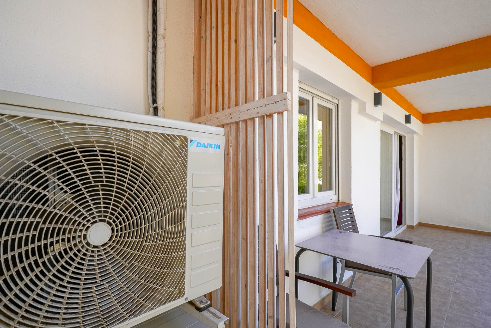 4697JAV Gerenoveerd appartement te koop aan de Arenal, Jávea
