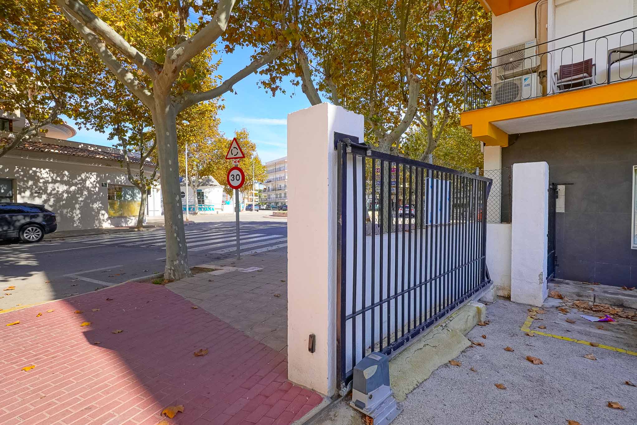 4697JAV Gerenoveerd appartement te koop aan de Arenal, Jávea