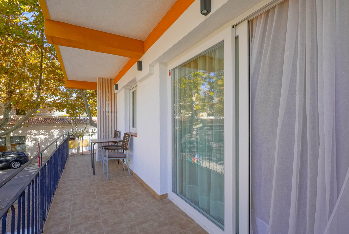4697JAV Gerenoveerd appartement te koop aan de Arenal, Jávea