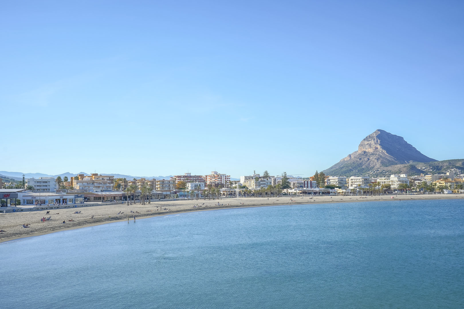 4697JAV Gerenoveerd appartement te koop aan de Arenal, Jávea